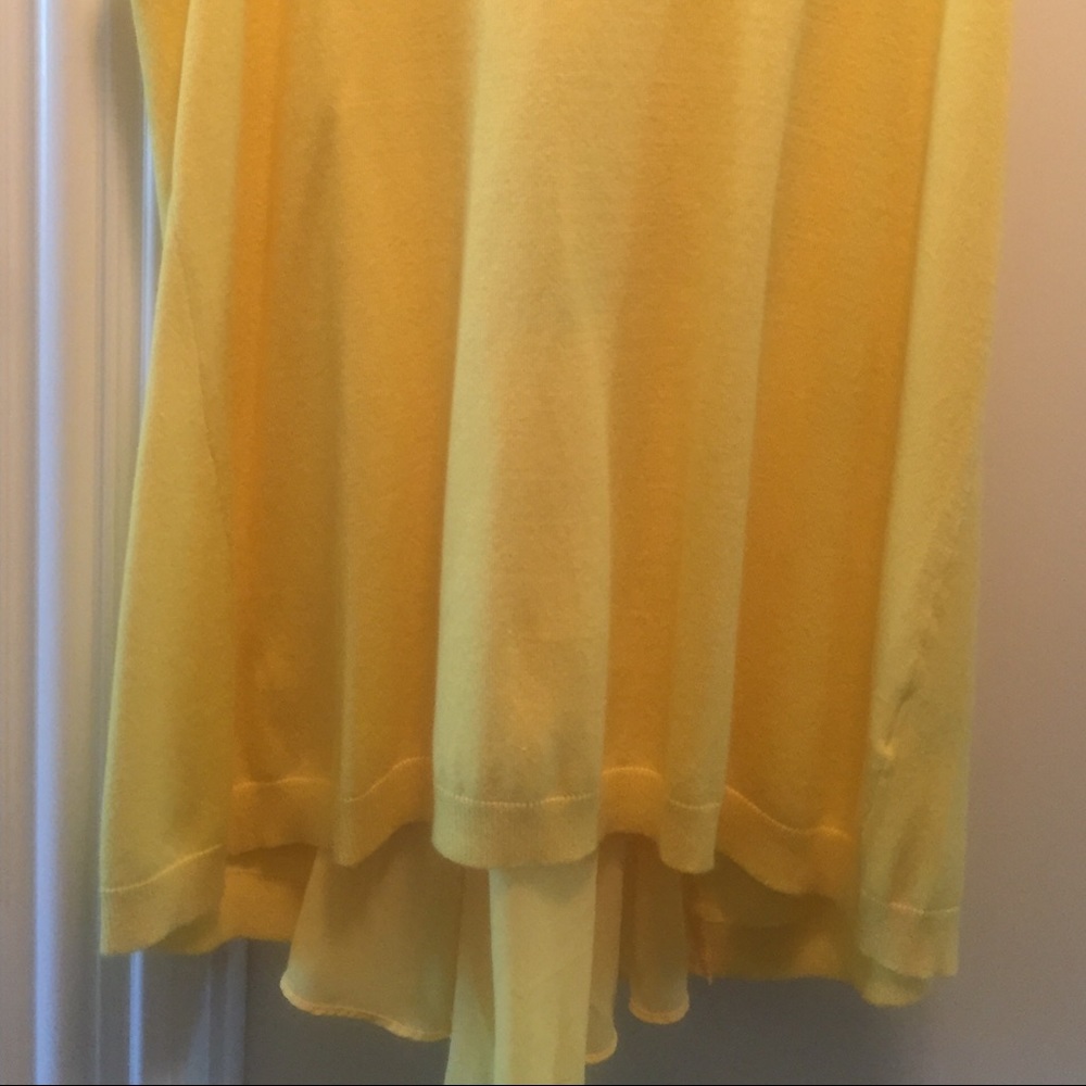 Sleeveless Top - Picture 2 of 6